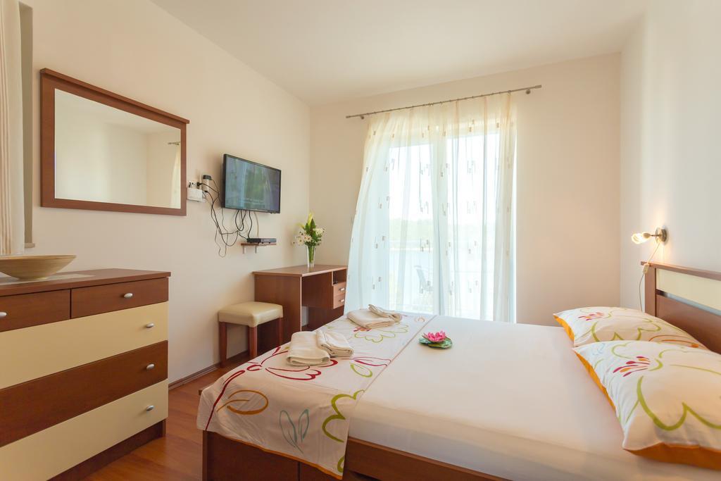 Apartments Slavica Pomena Room photo