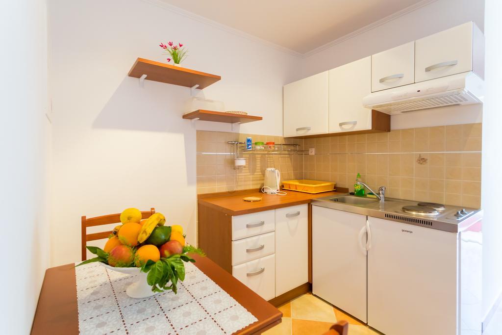 Apartments Slavica Pomena Room photo