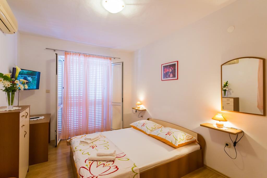 Apartments Slavica Pomena Exterior photo