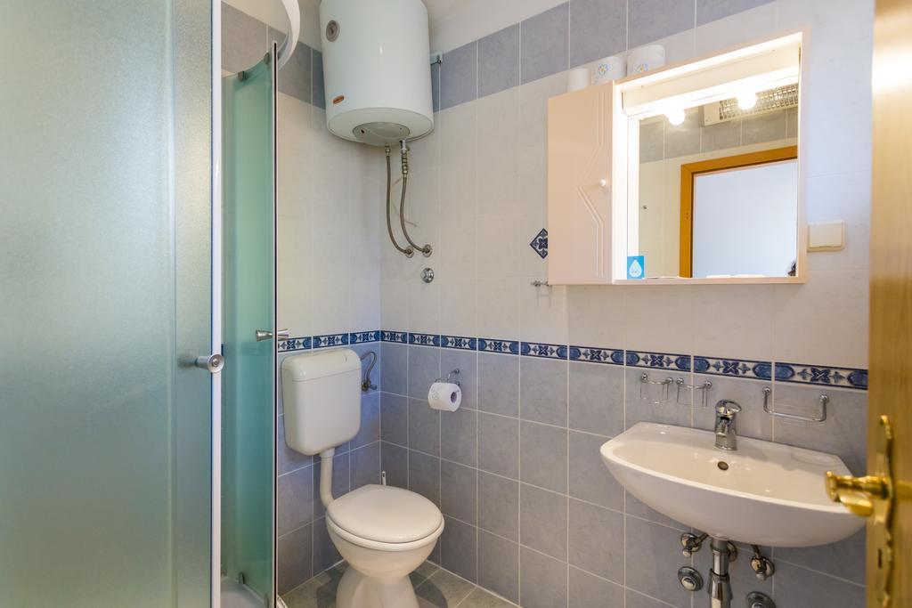 Apartments Slavica Pomena Exterior photo