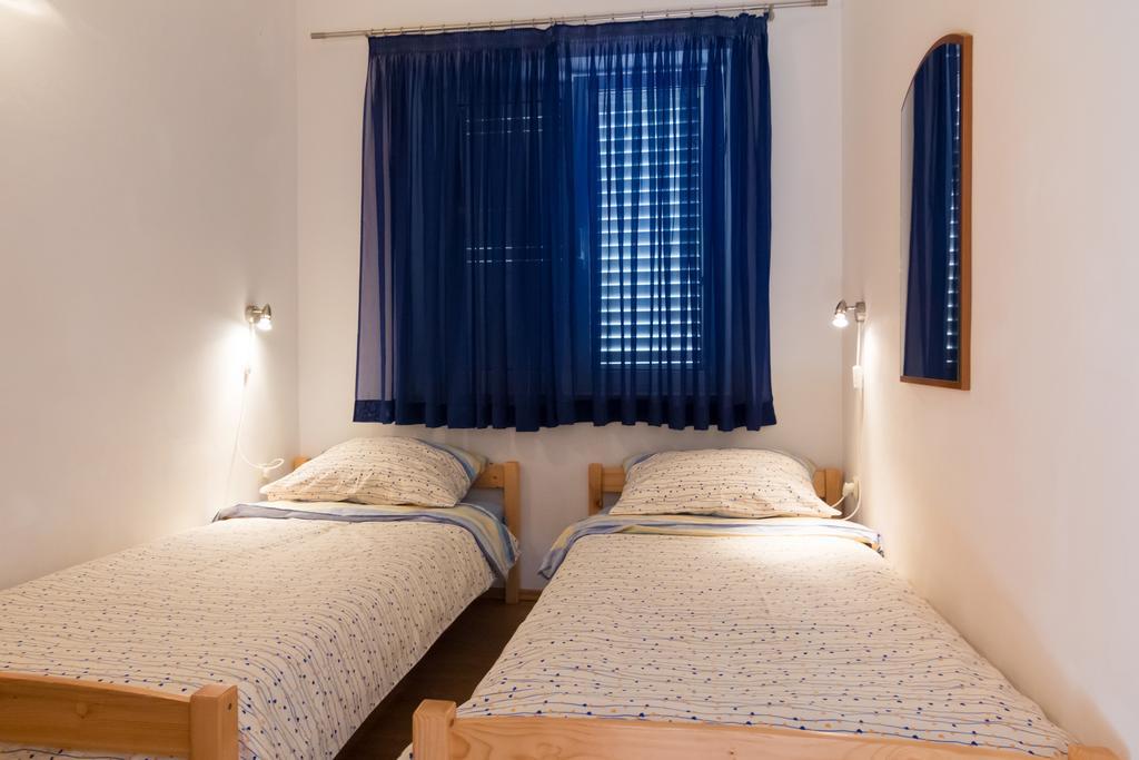 Apartments Slavica Pomena Exterior photo